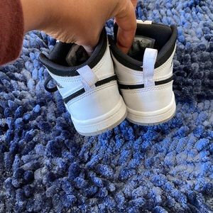 Size 7 toddler sneakers